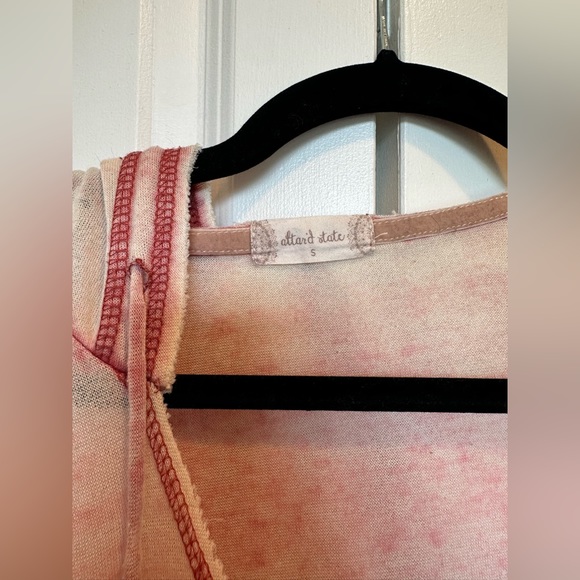 Altar’d State lightweight top - Picture 3 of 5